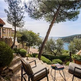 3 Bedroom Villa in Uvala Ljubljeva near Trogir, sleeps 6-7